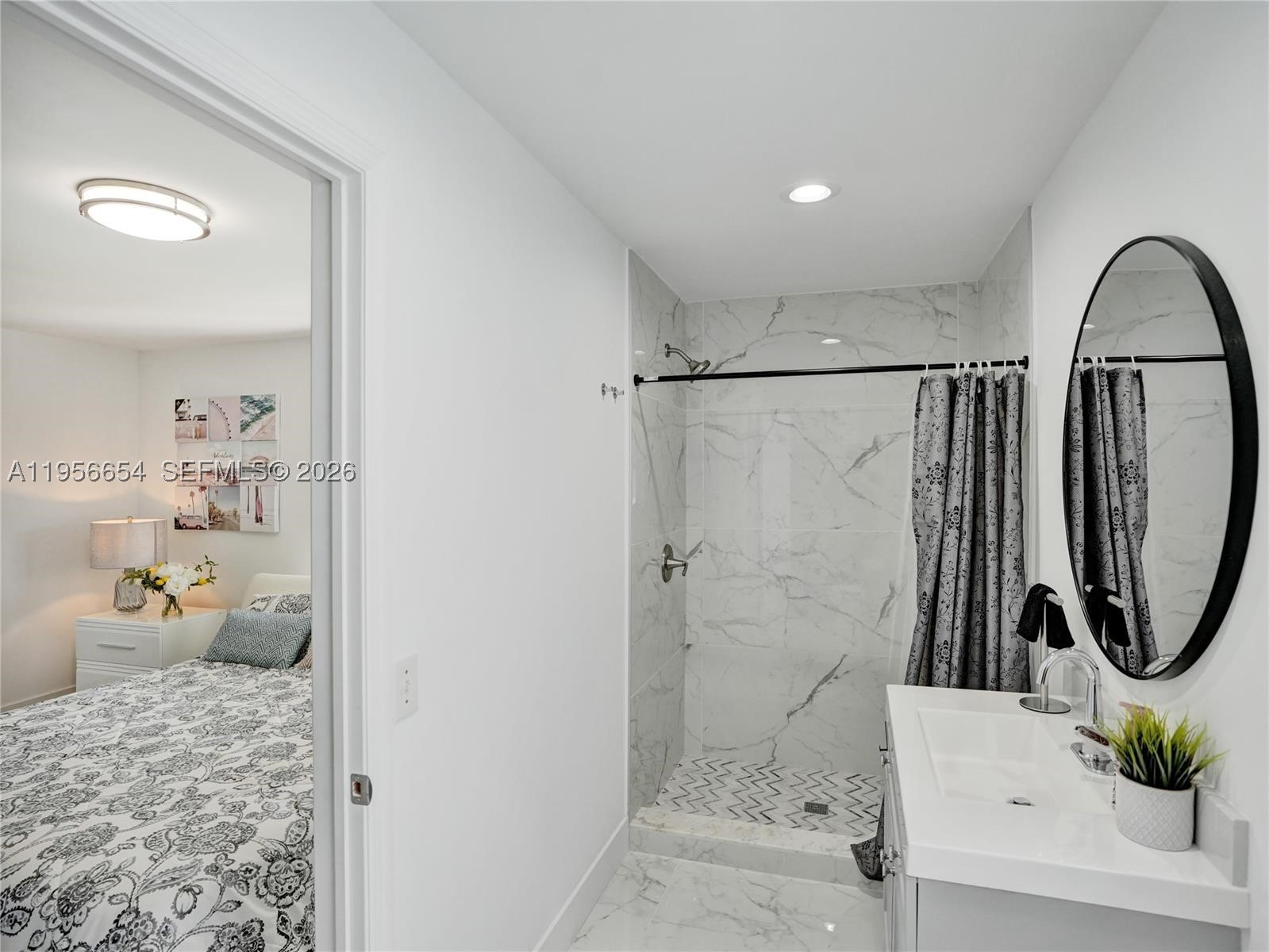 LAUREL OAKS EAST - Residential