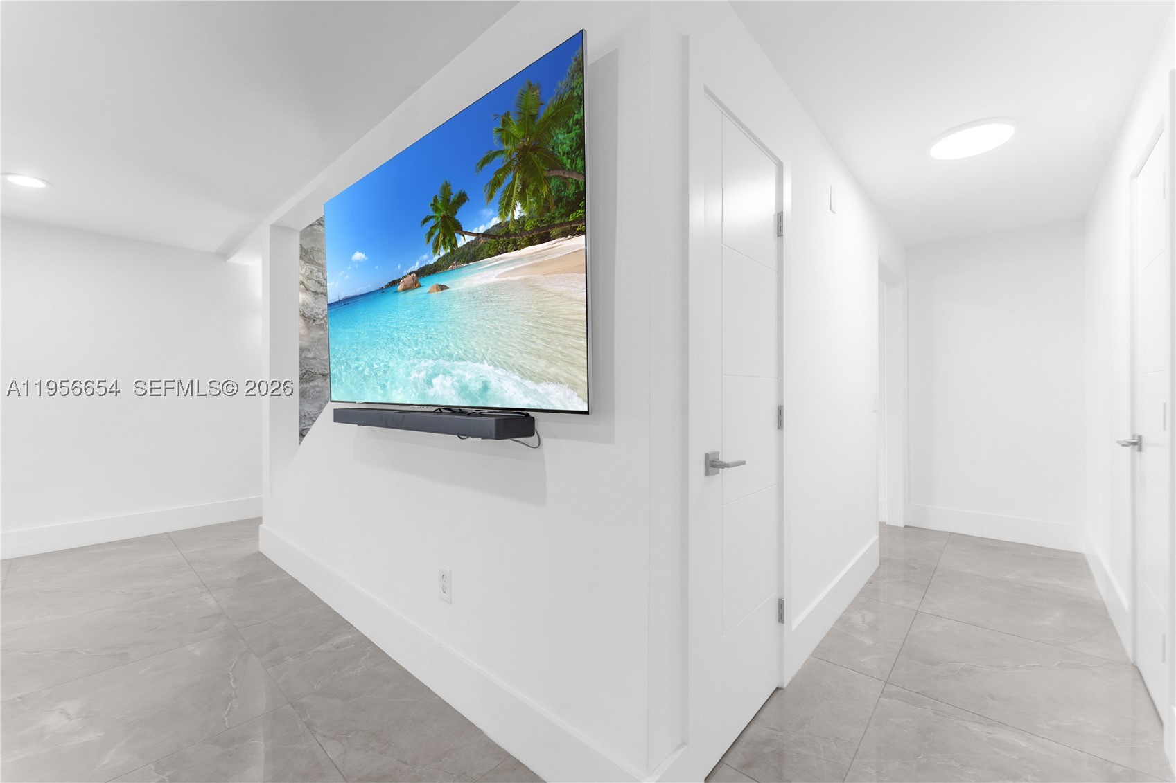 LAUREL OAKS EAST - Residential