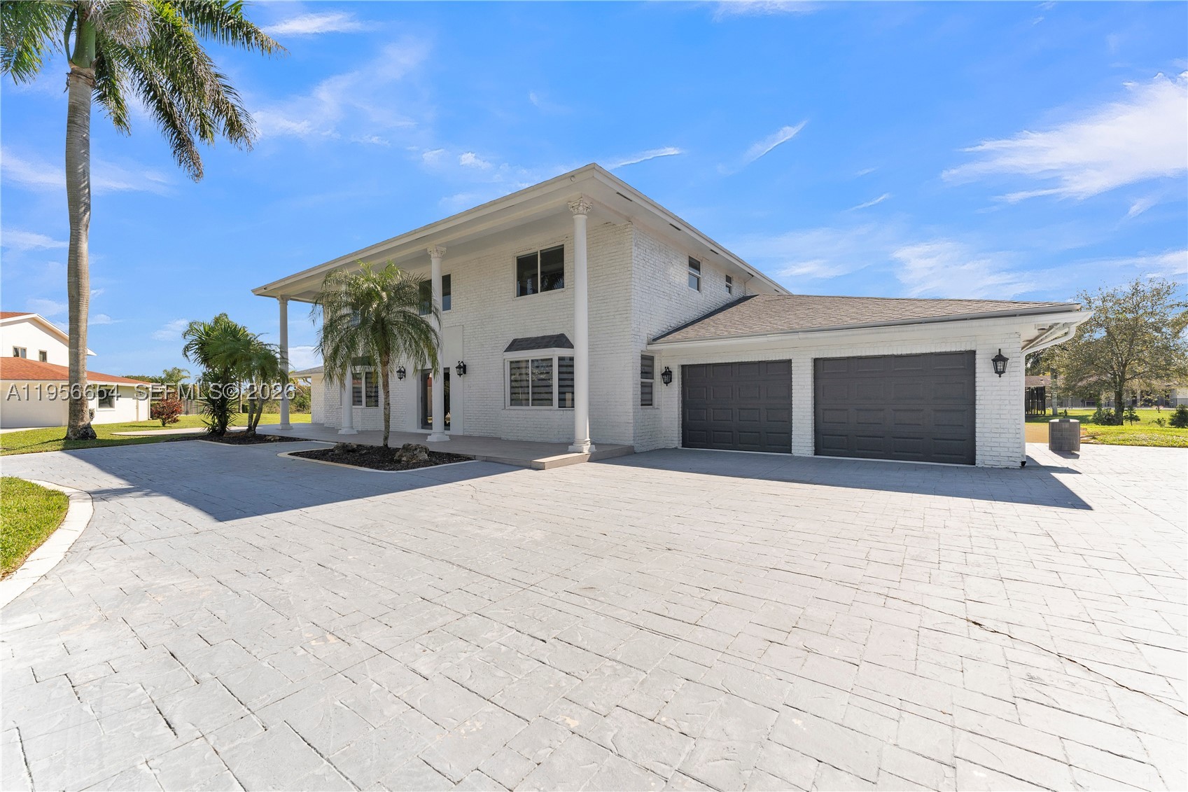 LAUREL OAKS EAST - Residential