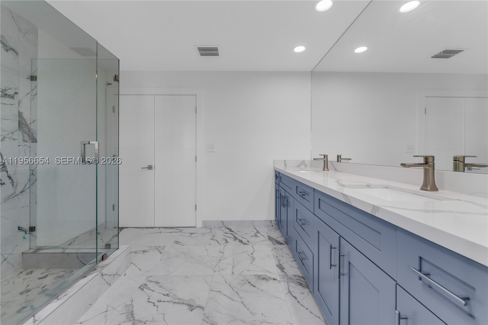 LAUREL OAKS EAST - Residential