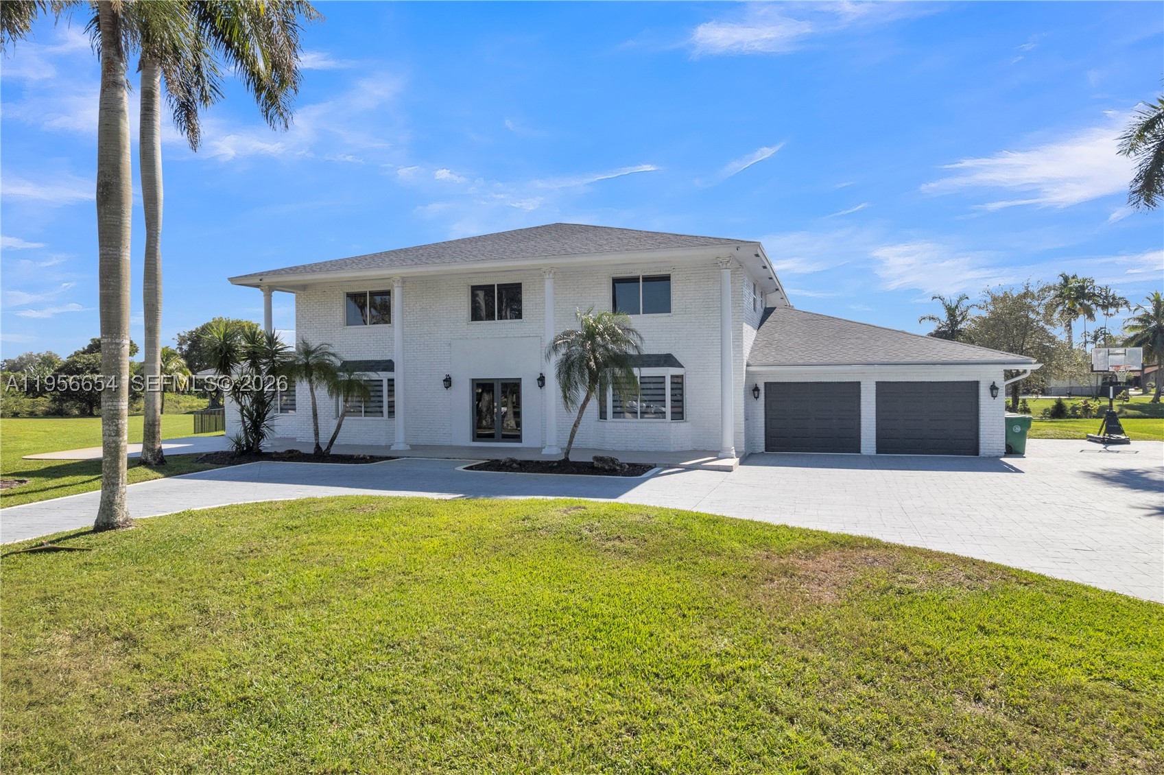 LAUREL OAKS EAST - Residential