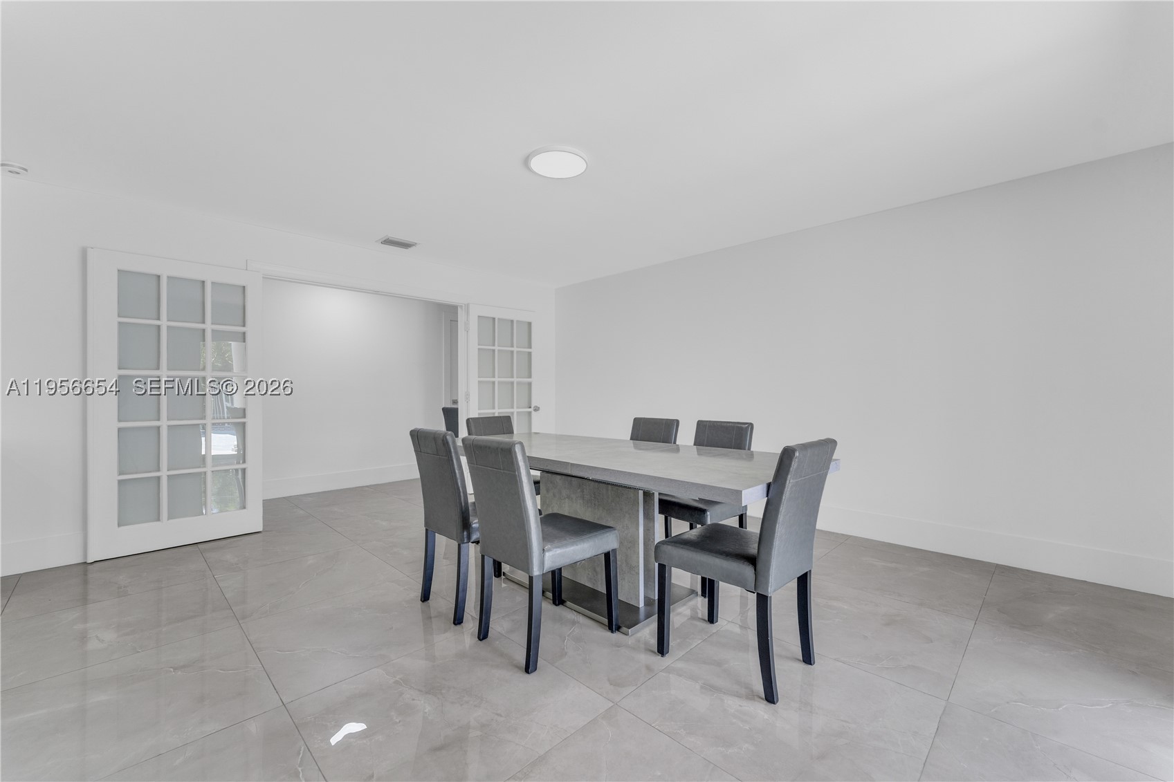 LAUREL OAKS EAST - Residential