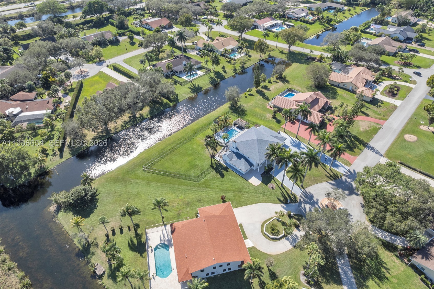 LAUREL OAKS EAST - Residential
