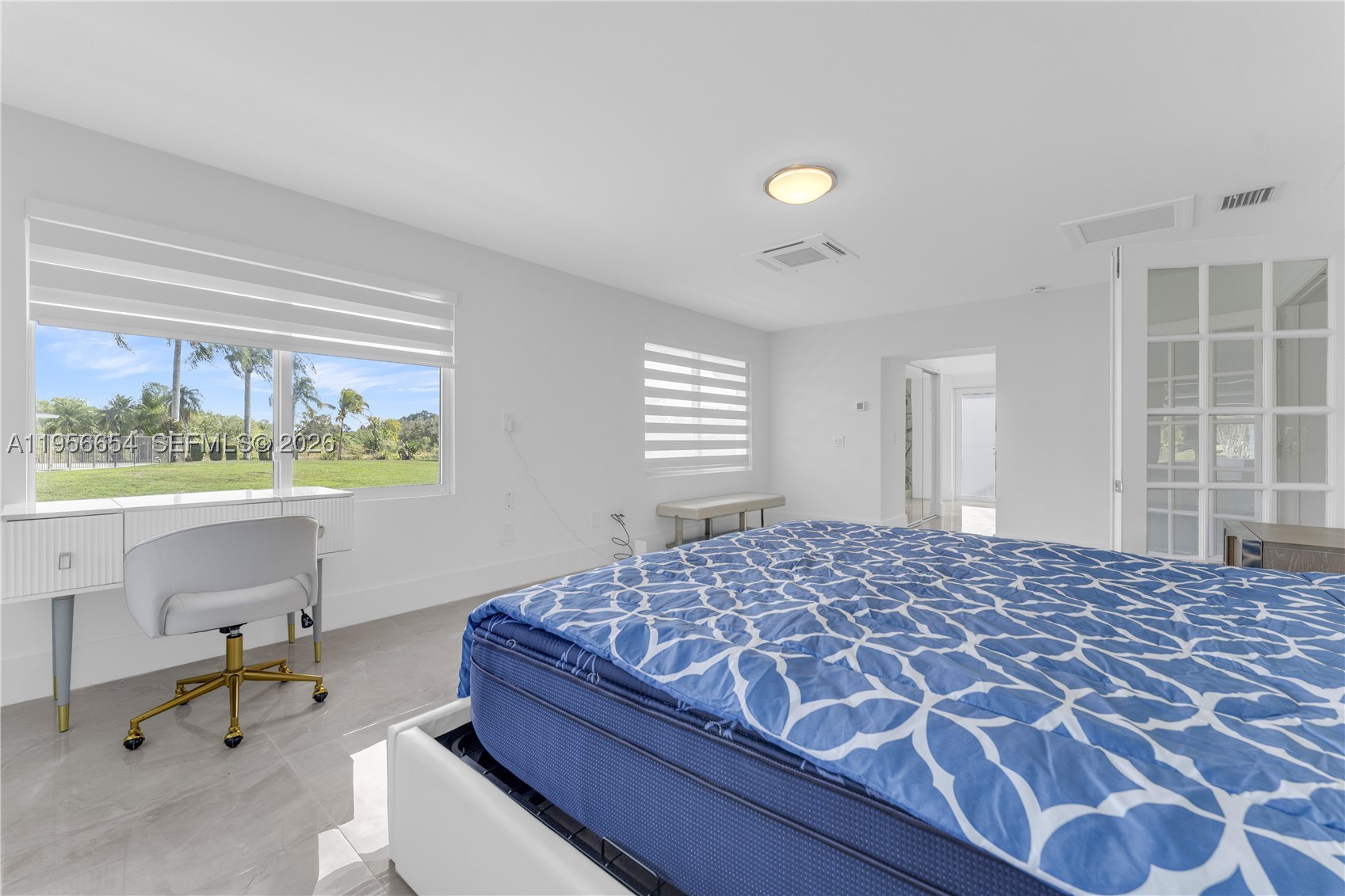 LAUREL OAKS EAST - Residential