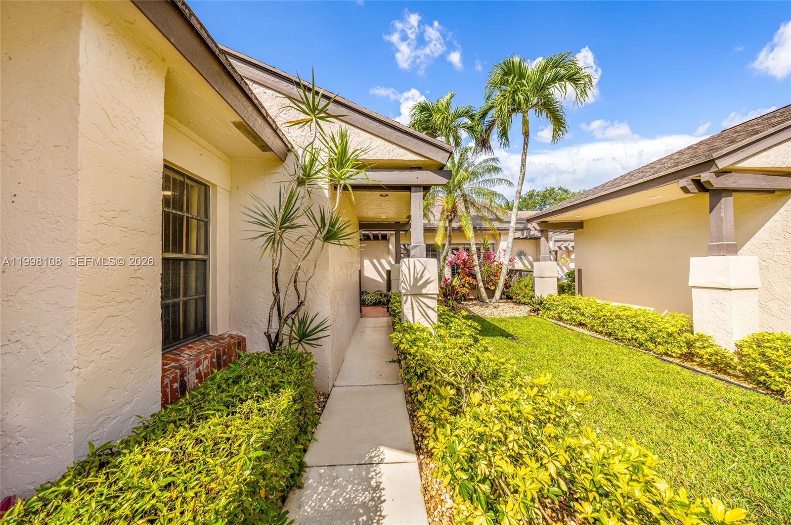 VILLAS OF BOCA DELRAY COND - Residential