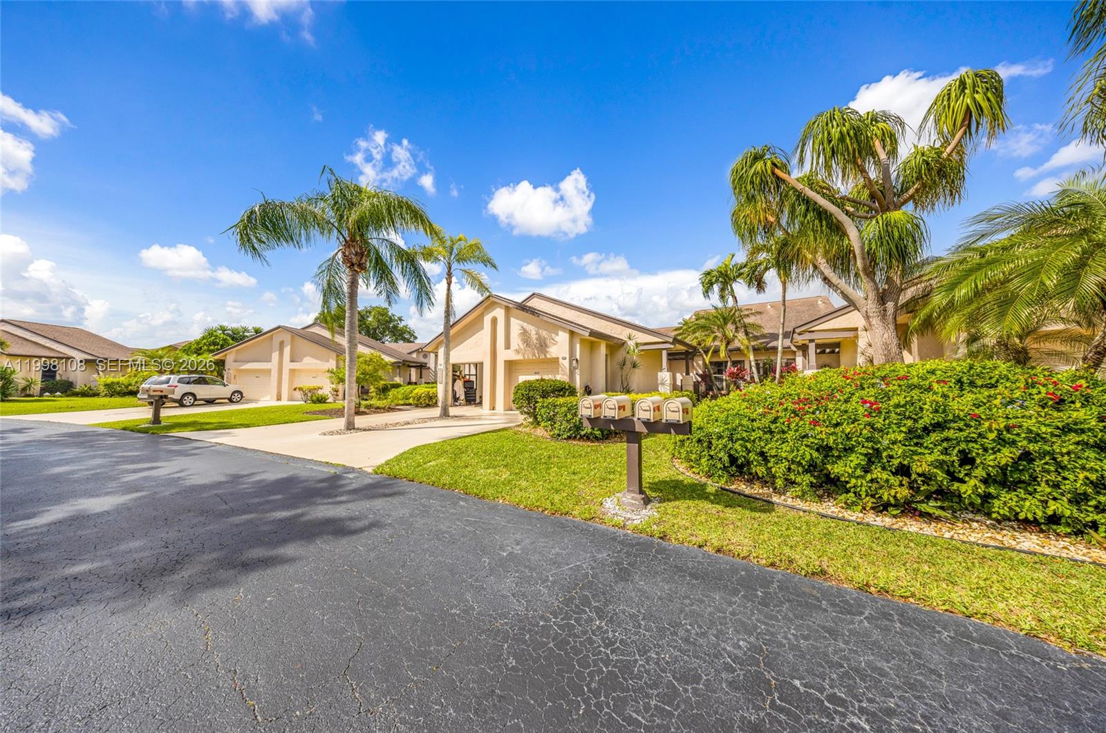 VILLAS OF BOCA DELRAY COND - Residential