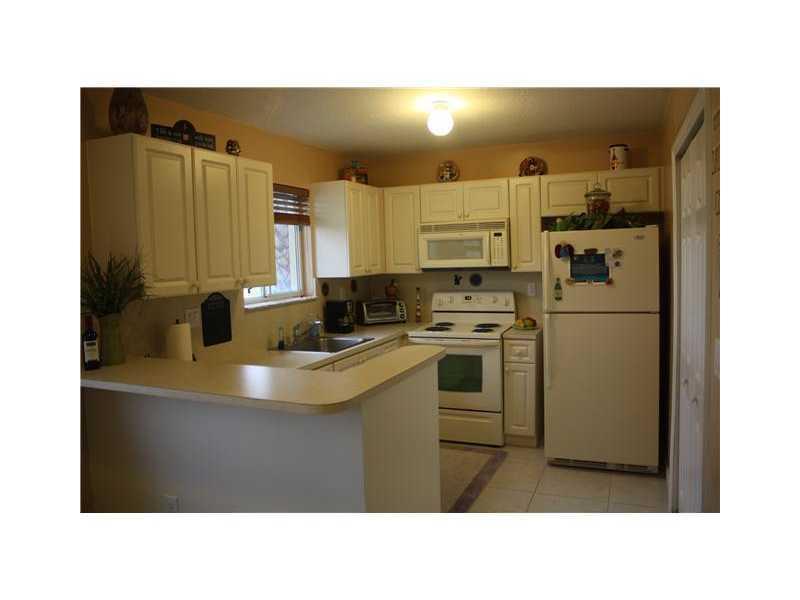 MONTEREY AT MALIBU BAY CO - Residential Lease