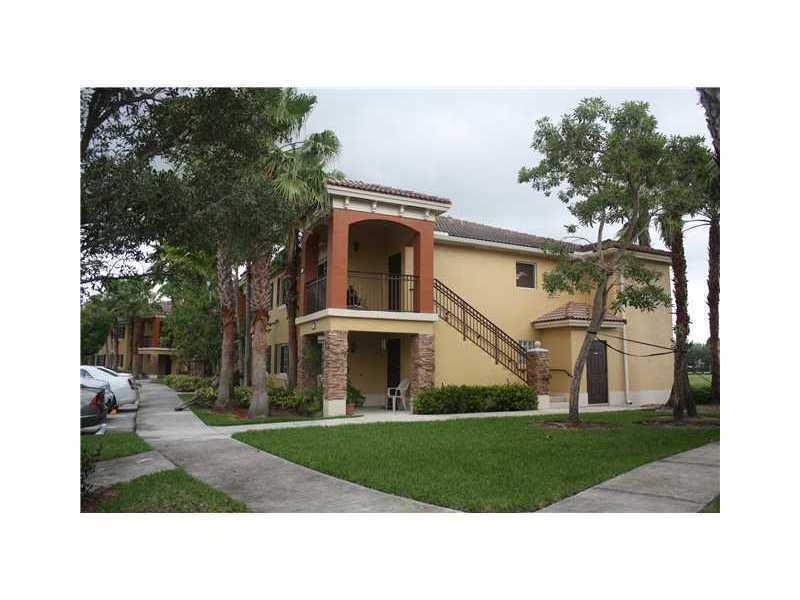 GREAT OPPORTUNITY TO RENT 3/2 CONDO IN A GATED COMMUNITY LOCATED WITHIN A MASTER ASSOCIATION THAT FEATURES A RESORT TYPE OF AMENITIES. THIS IS A MUST SEE!!