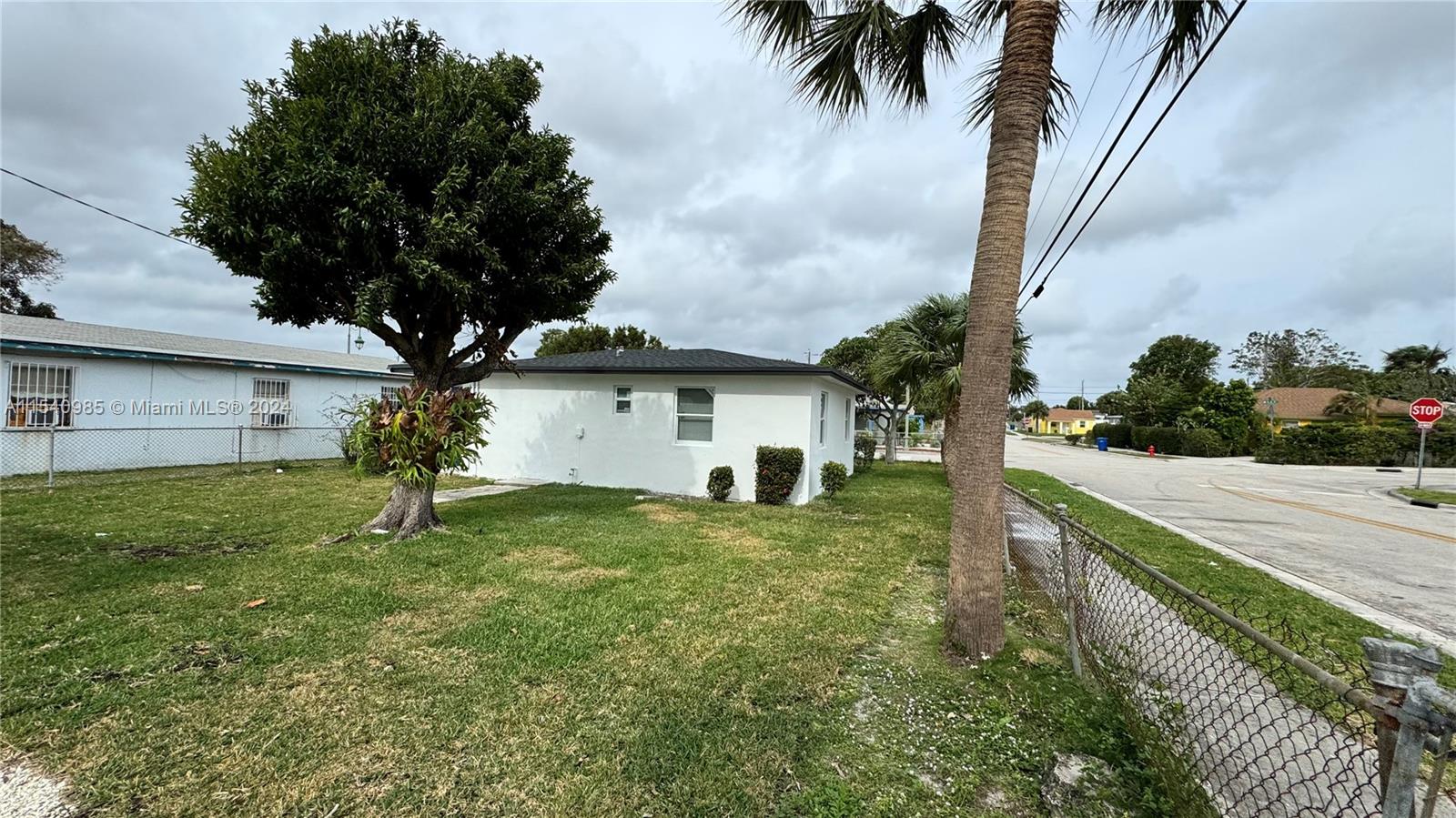RIVIERA BEACH HEIGHTS ADD - Residential Lease