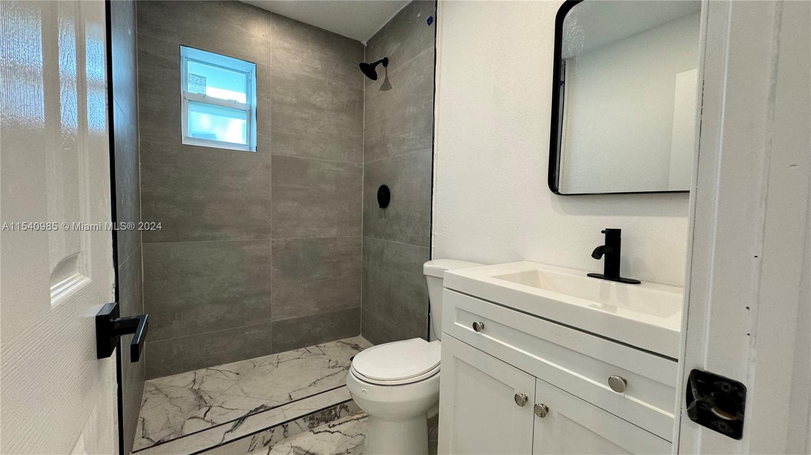 RIVIERA BEACH HEIGHTS ADD - Residential Lease