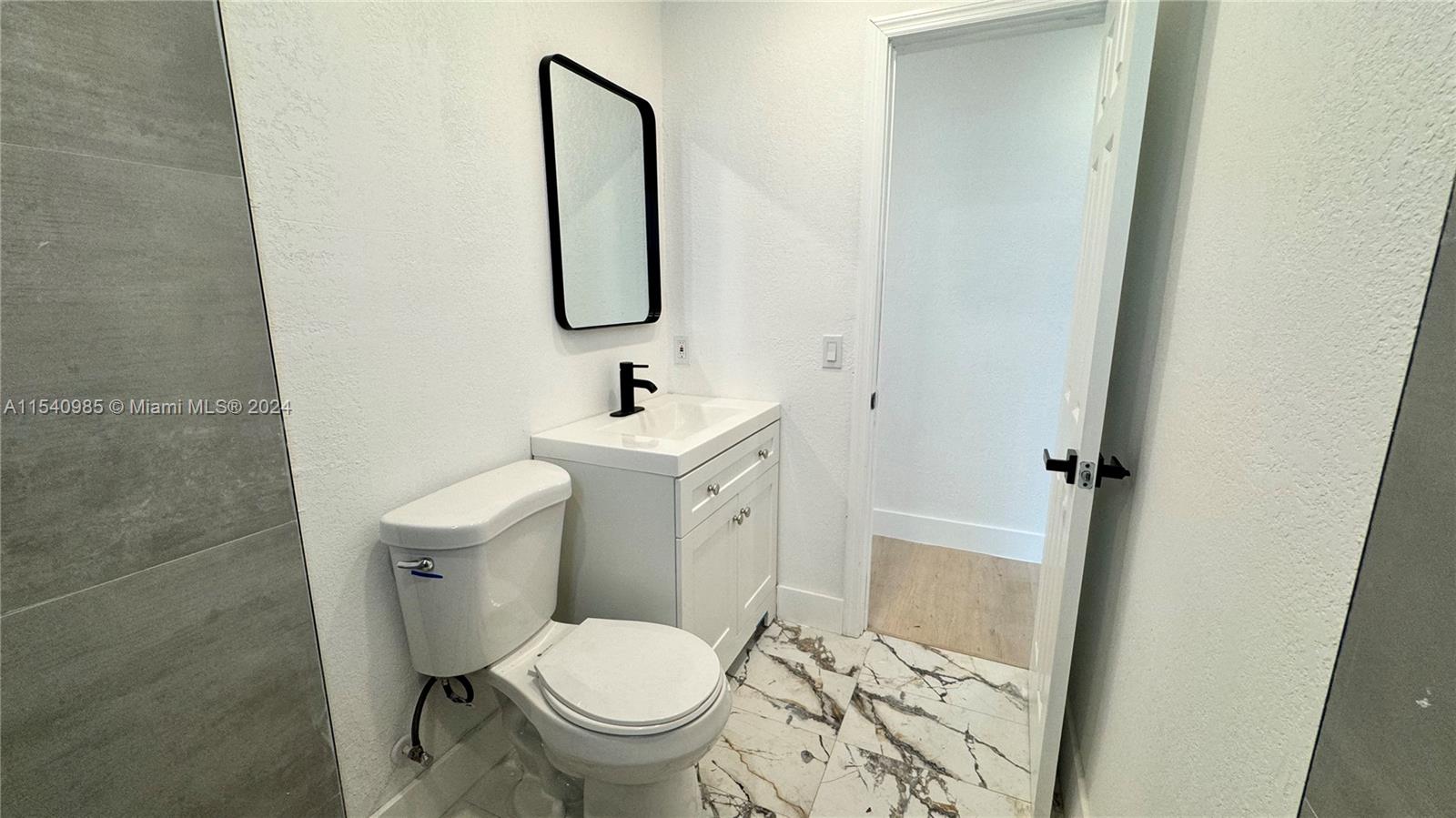 RIVIERA BEACH HEIGHTS ADD - Residential Lease