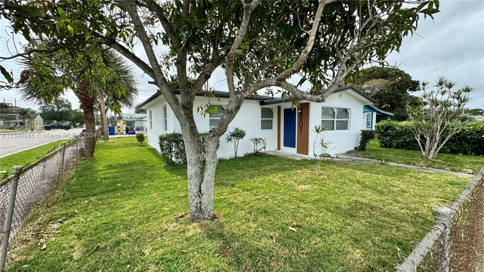 RIVIERA BEACH HEIGHTS ADD - Residential Lease