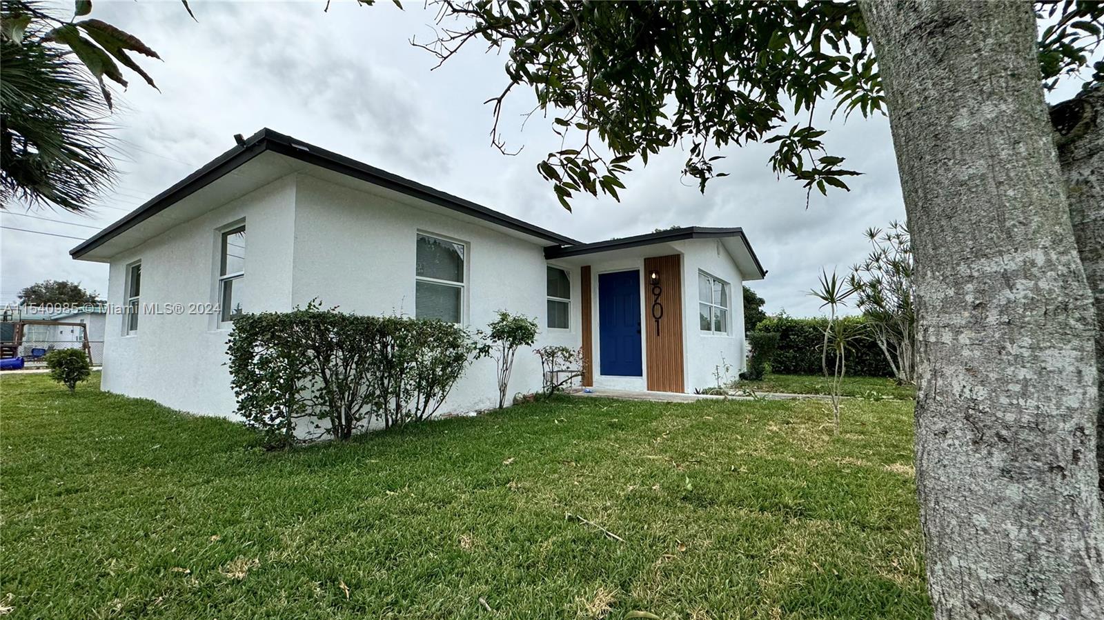 RIVIERA BEACH HEIGHTS ADD - Residential Lease