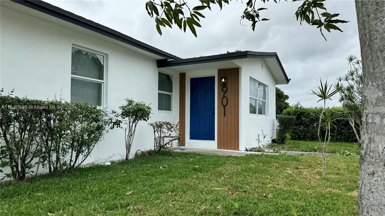 RIVIERA BEACH HEIGHTS ADD - Residential Lease