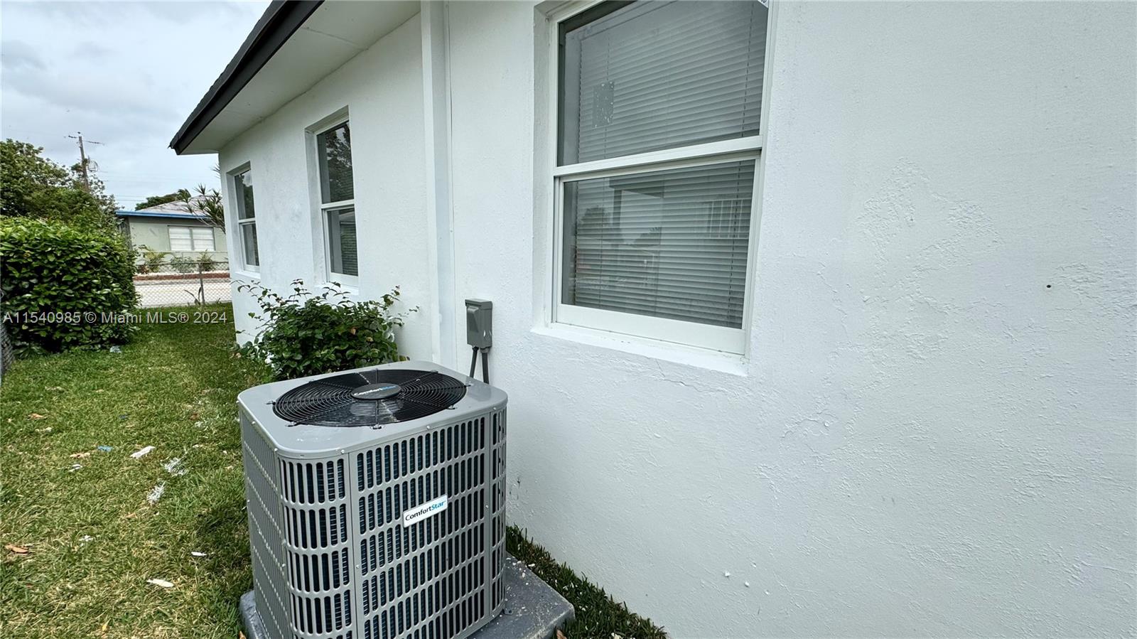 RIVIERA BEACH HEIGHTS ADD - Residential Lease