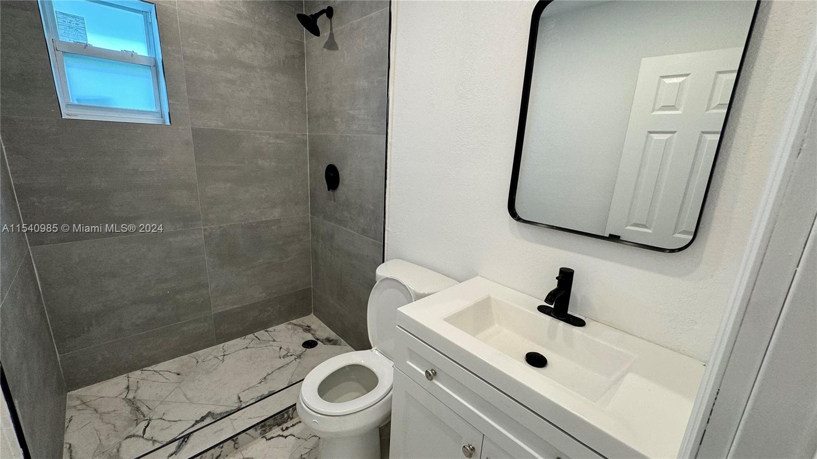 RIVIERA BEACH HEIGHTS ADD - Residential Lease