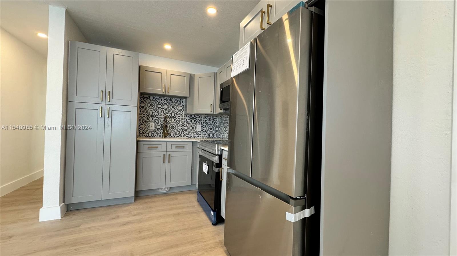 RIVIERA BEACH HEIGHTS ADD - Residential Lease