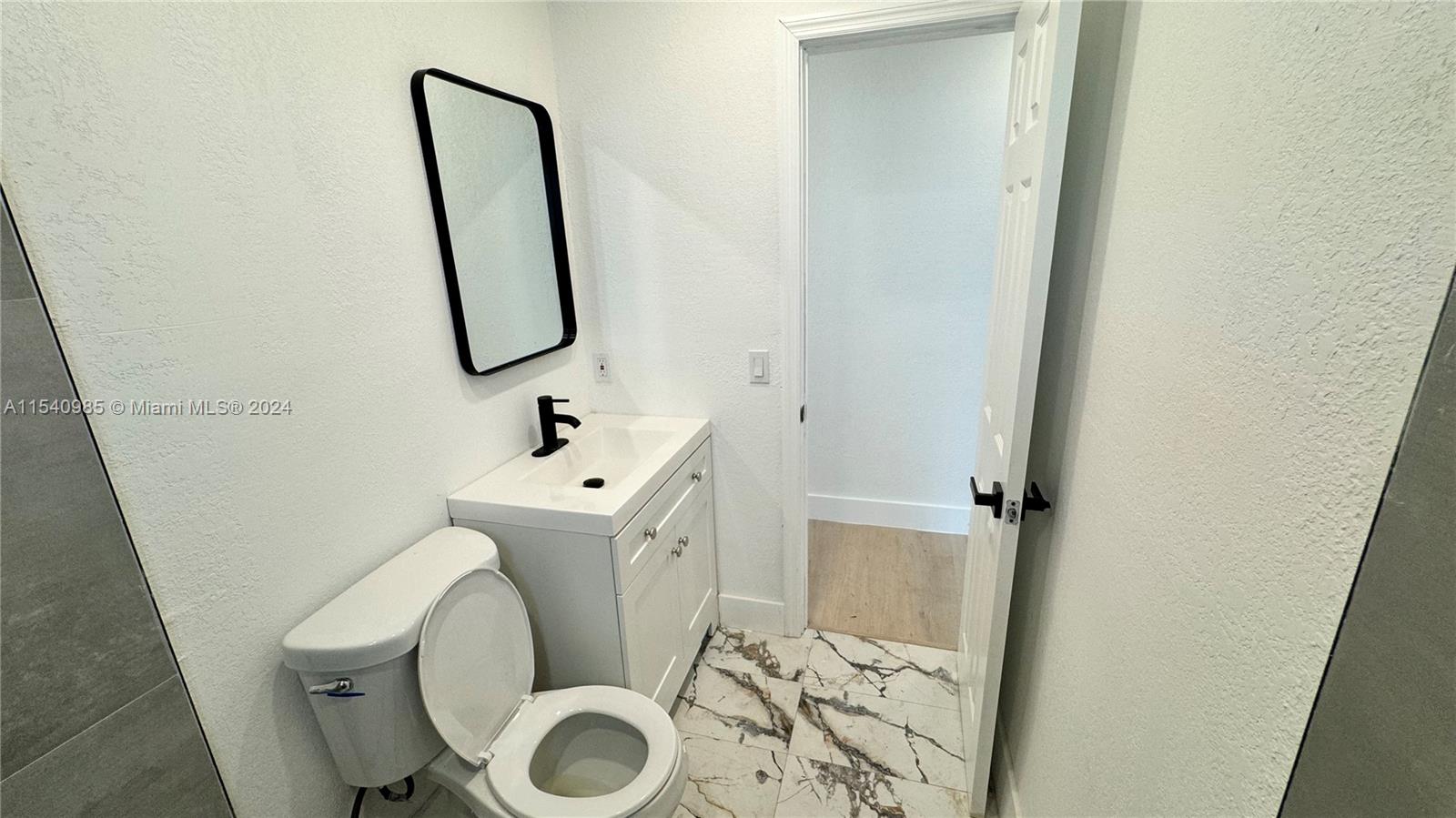 RIVIERA BEACH HEIGHTS ADD - Residential Lease