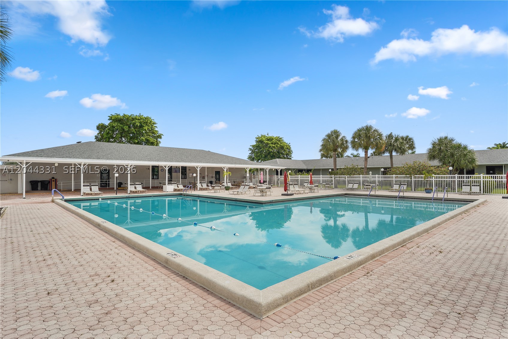 DELRAY VILLAS 1 - Residential