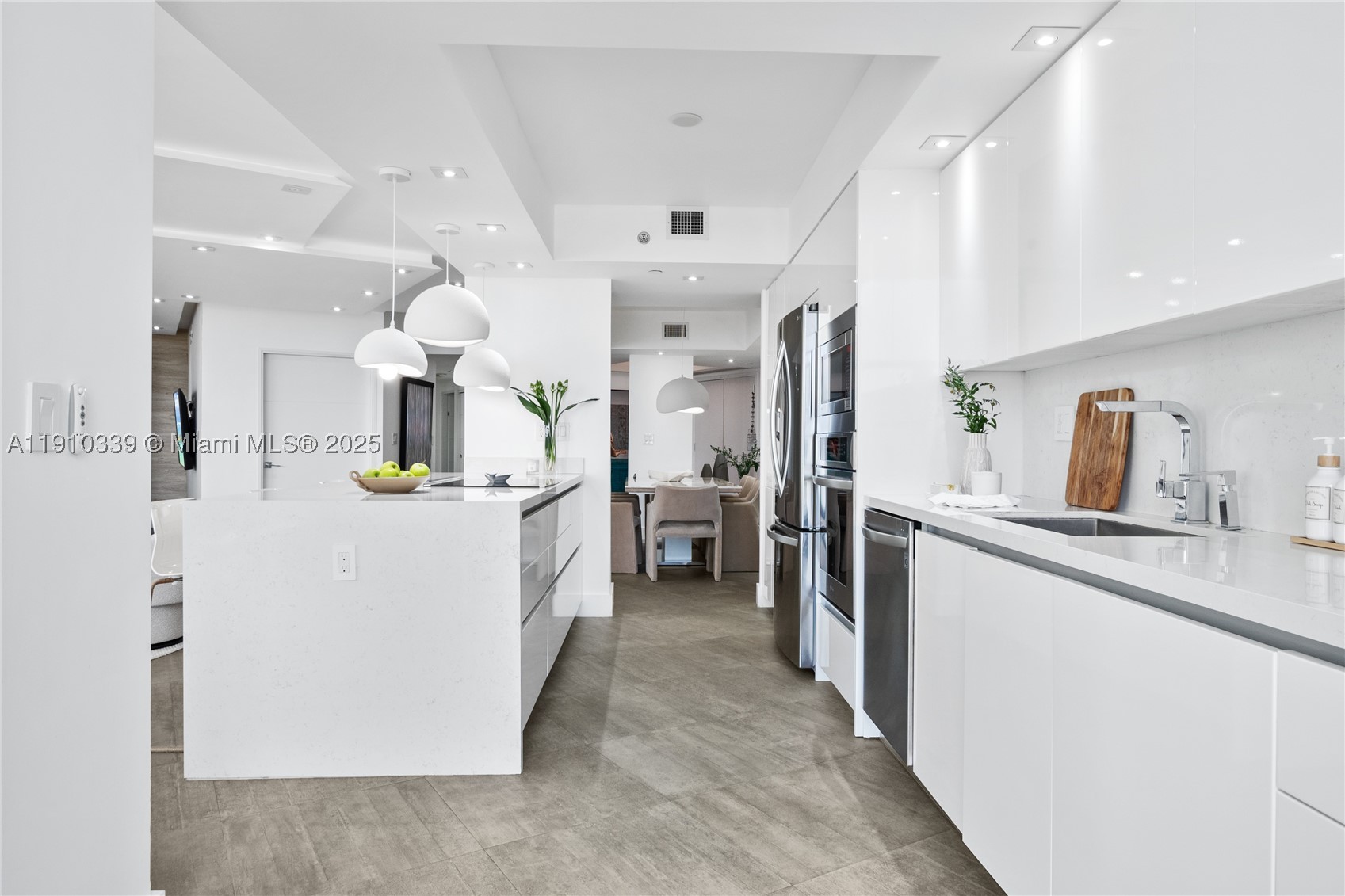 HAMPTONS WEST CONDO - Residential