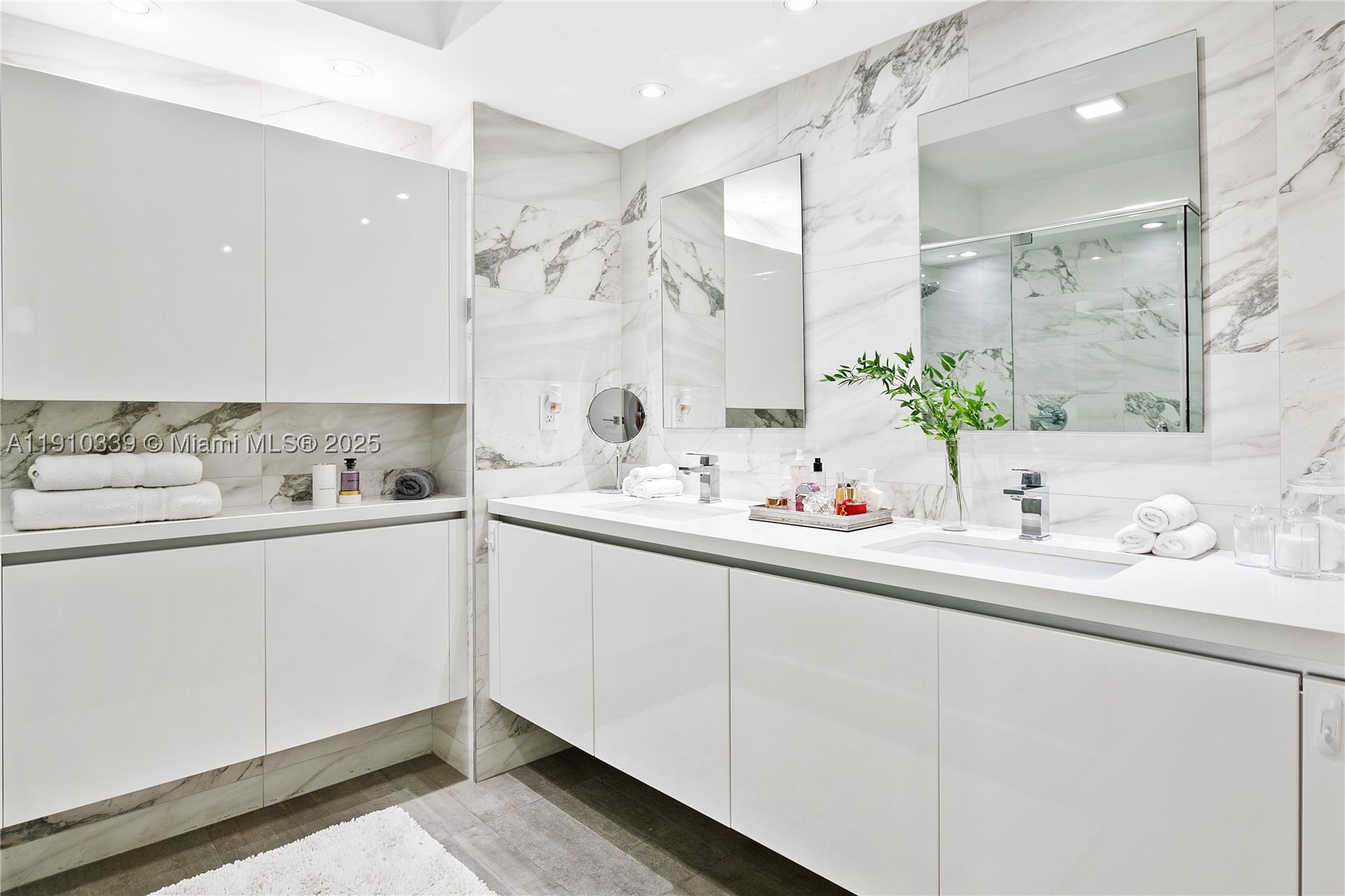 HAMPTONS WEST CONDO - Residential
