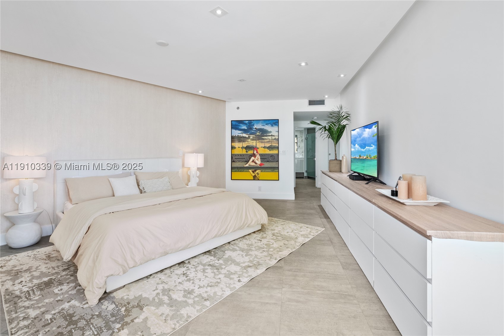 HAMPTONS WEST CONDO - Residential