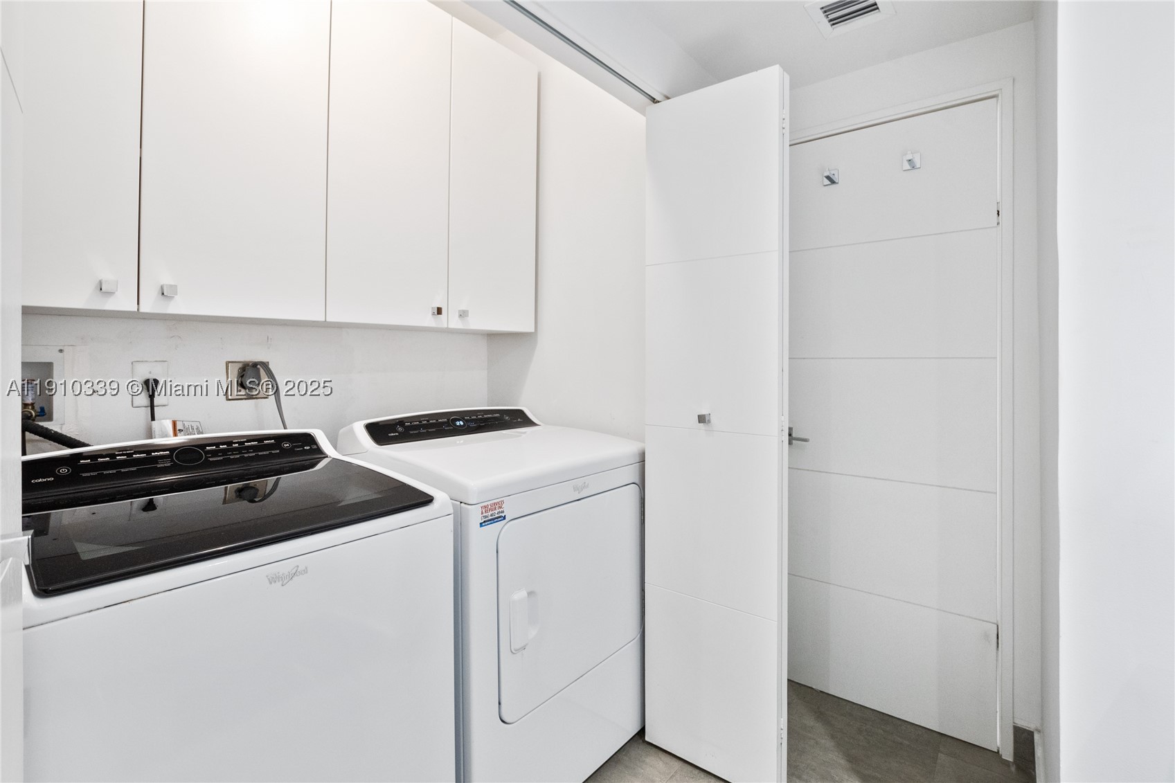 HAMPTONS WEST CONDO - Residential