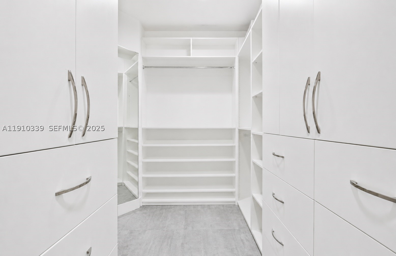 HAMPTONS WEST CONDO - Residential