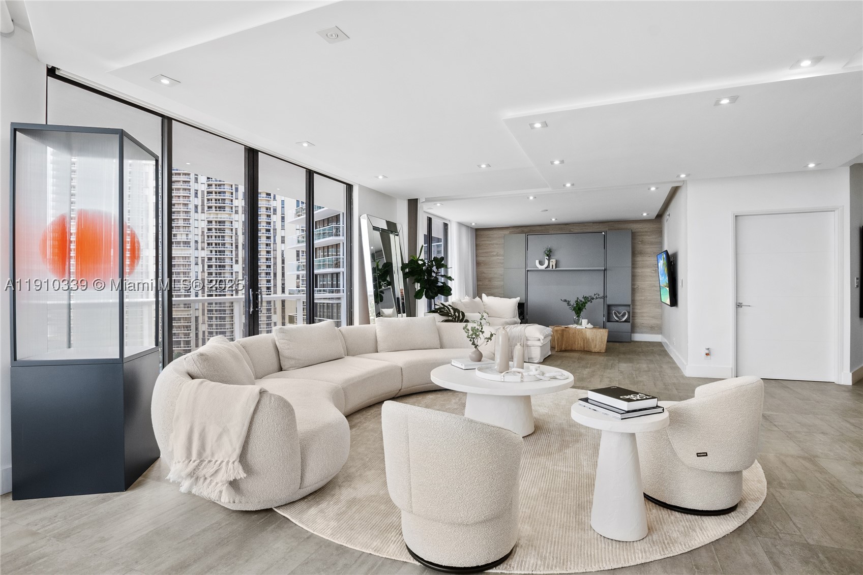 HAMPTONS WEST CONDO - Residential