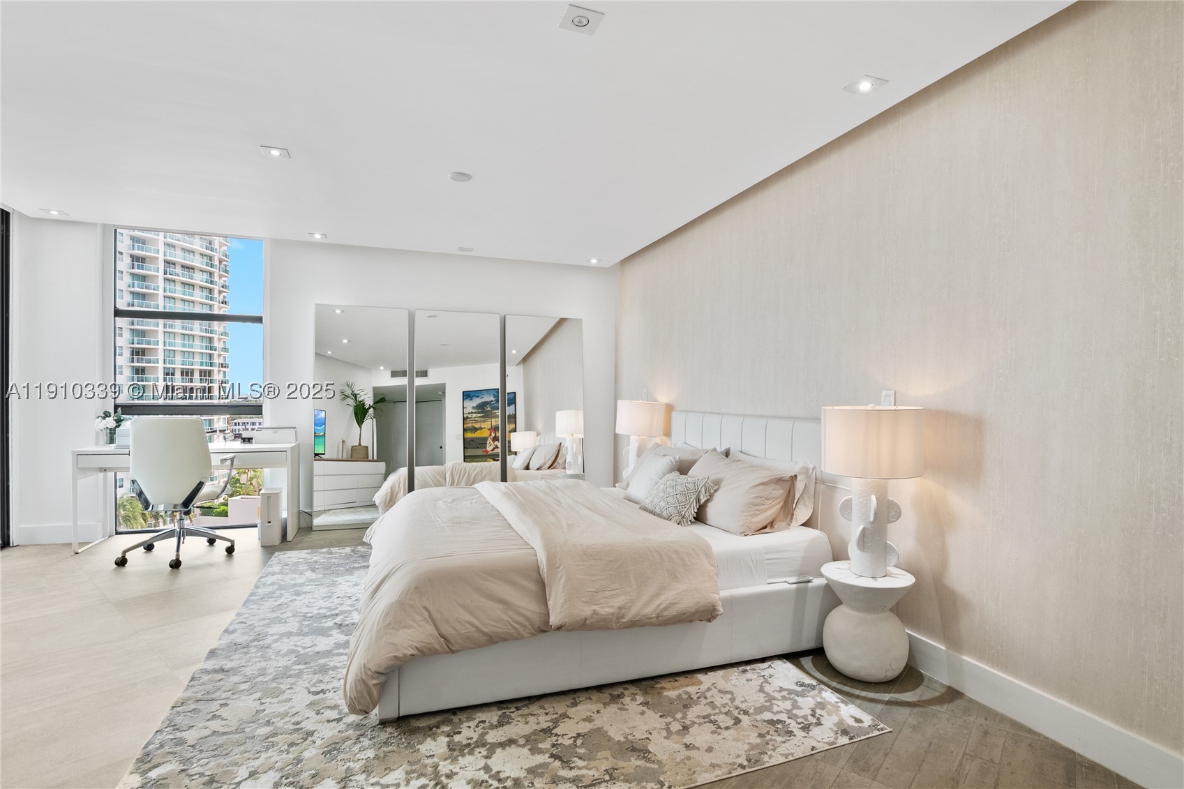 HAMPTONS WEST CONDO - Residential