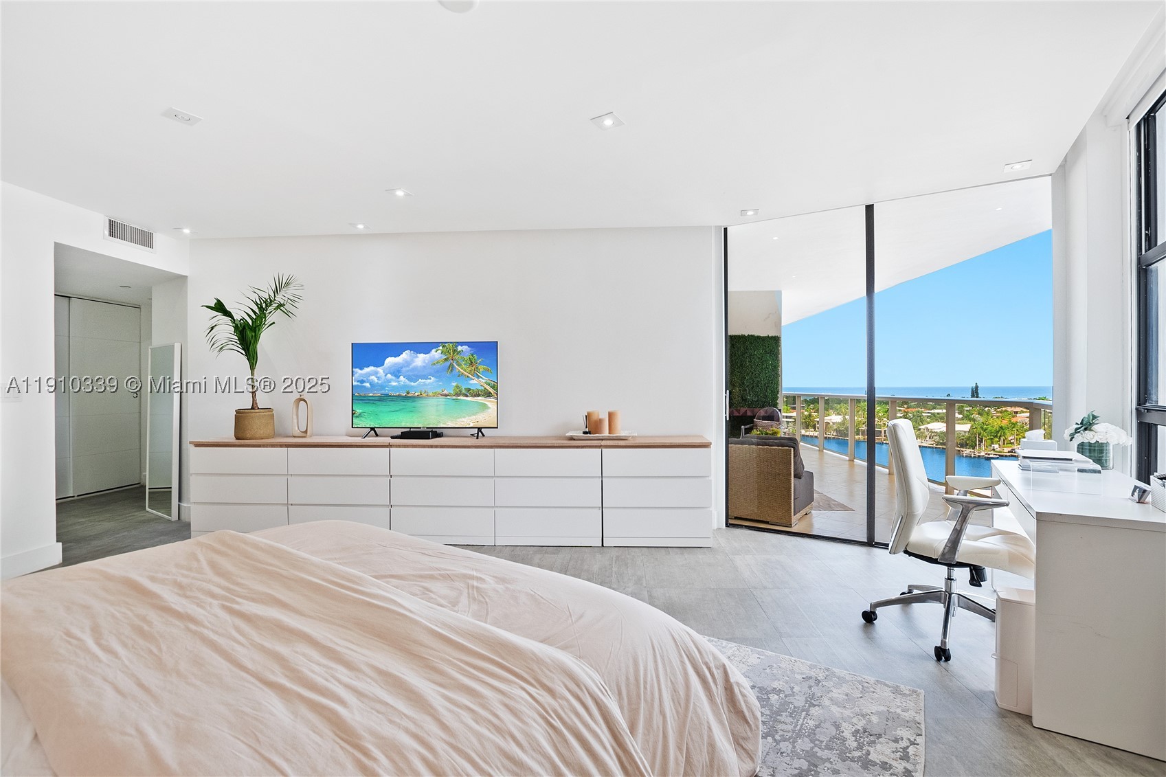 HAMPTONS WEST CONDO - Residential