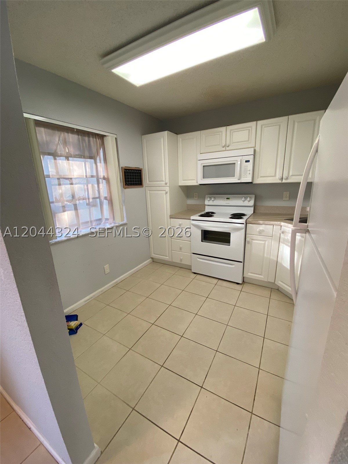 CENTERPOINTE CONDO - Residential Lease