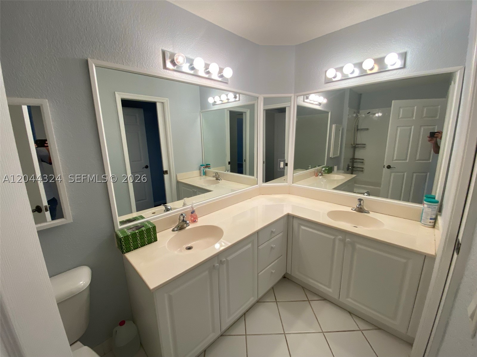 CENTERPOINTE CONDO - Residential Lease