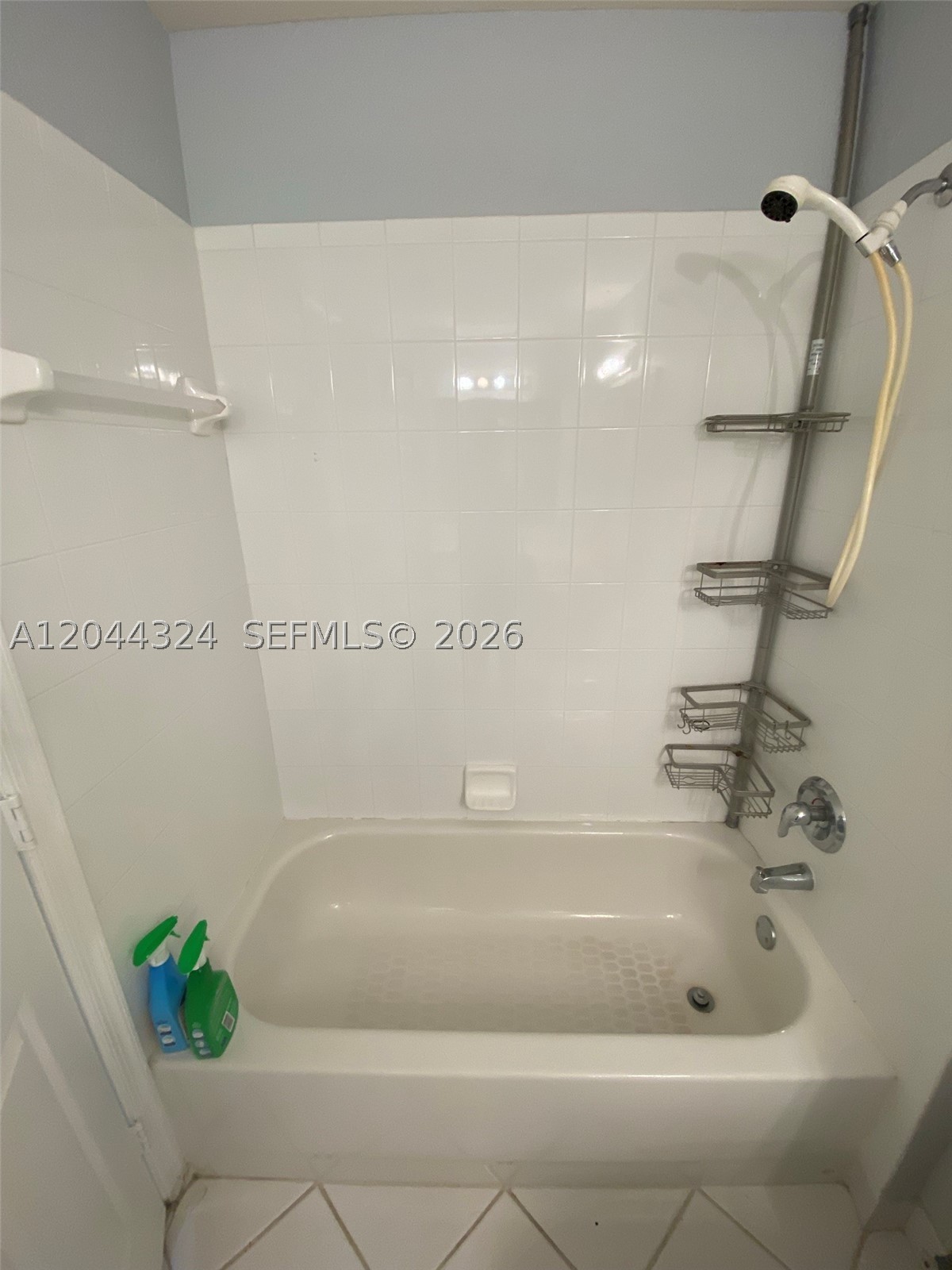 CENTERPOINTE CONDO - Residential Lease