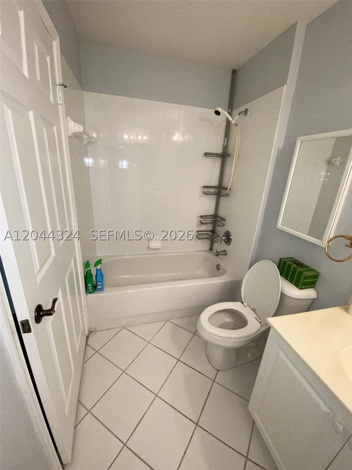 CENTERPOINTE CONDO - Residential Lease
