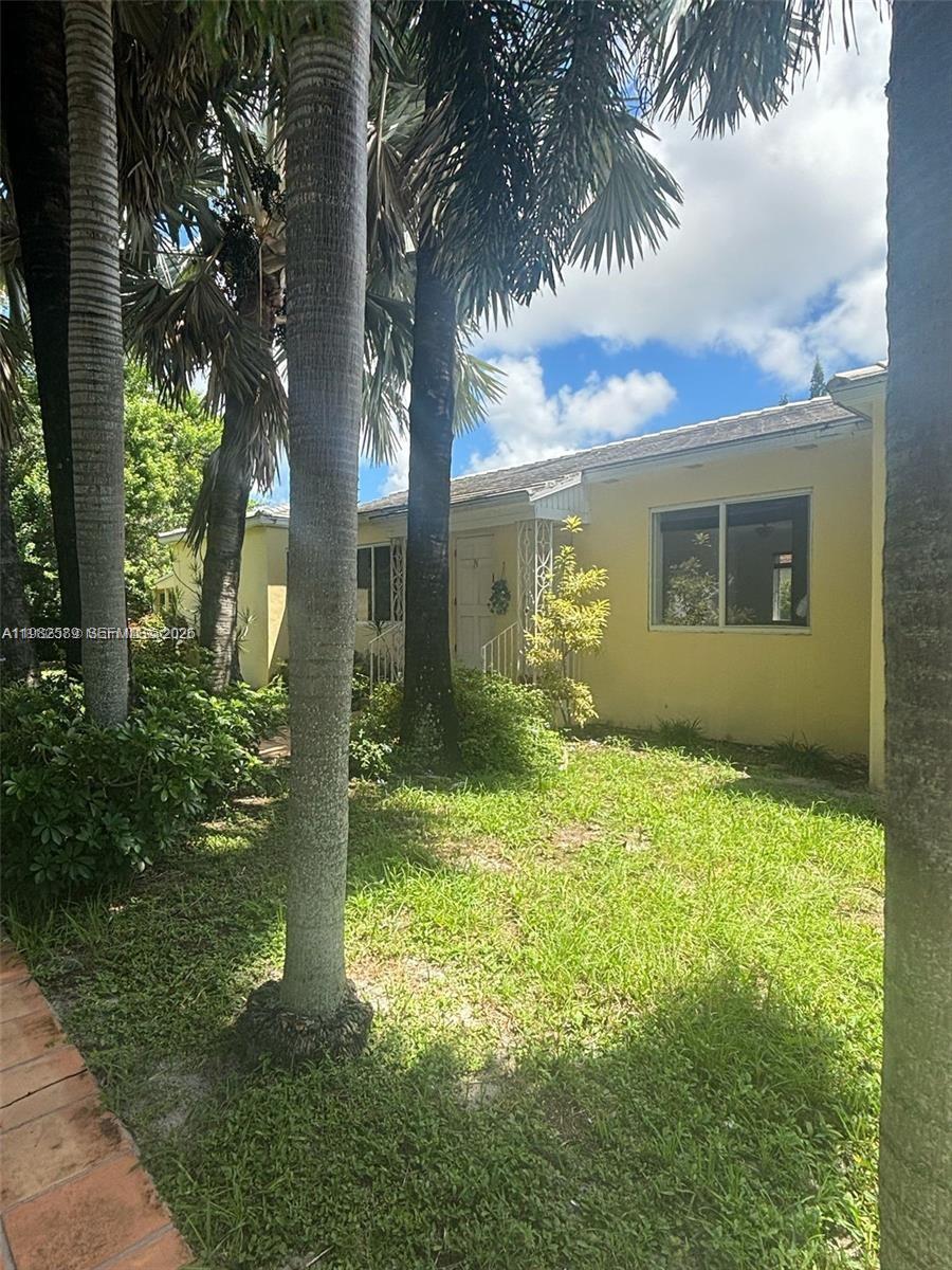 BISCAYNE LAWN EXTENSION - Residential Income