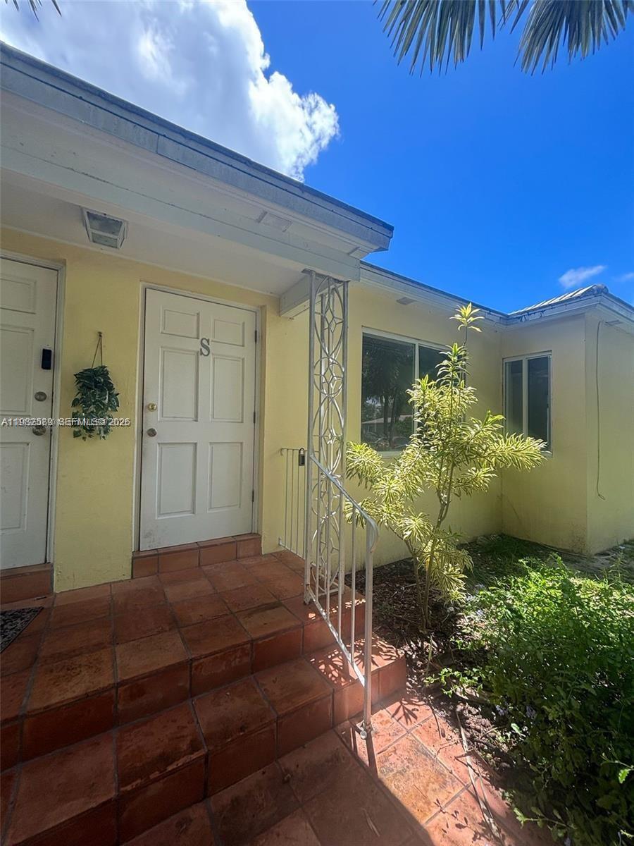 BISCAYNE LAWN EXTENSION - Residential Income