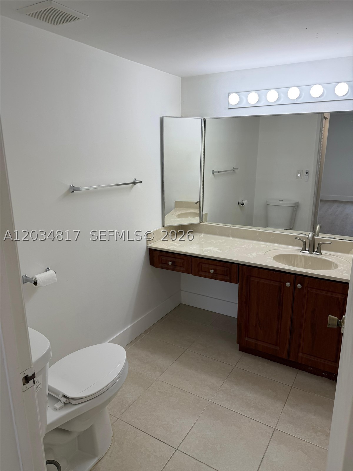 THE GREENS AT DORAL CONDO - Residential Lease