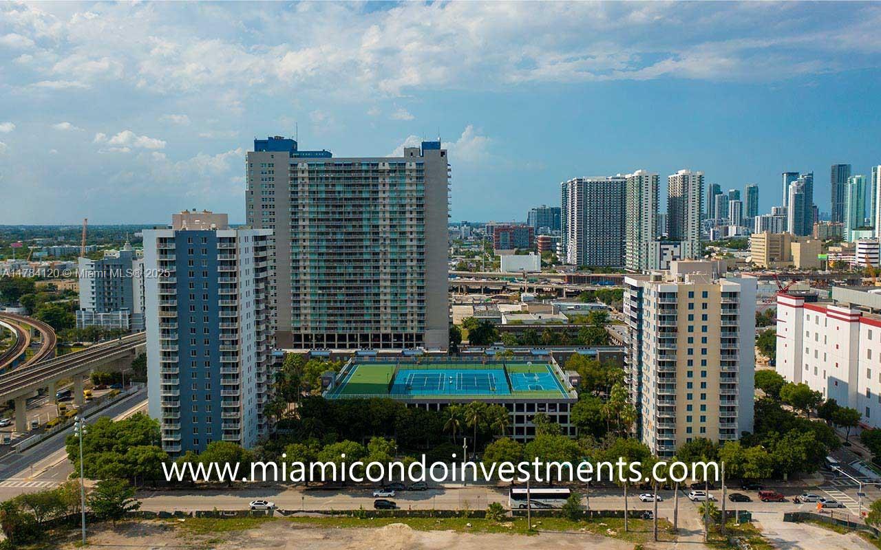 MADISON DOWNTOWN CONDO - Residential