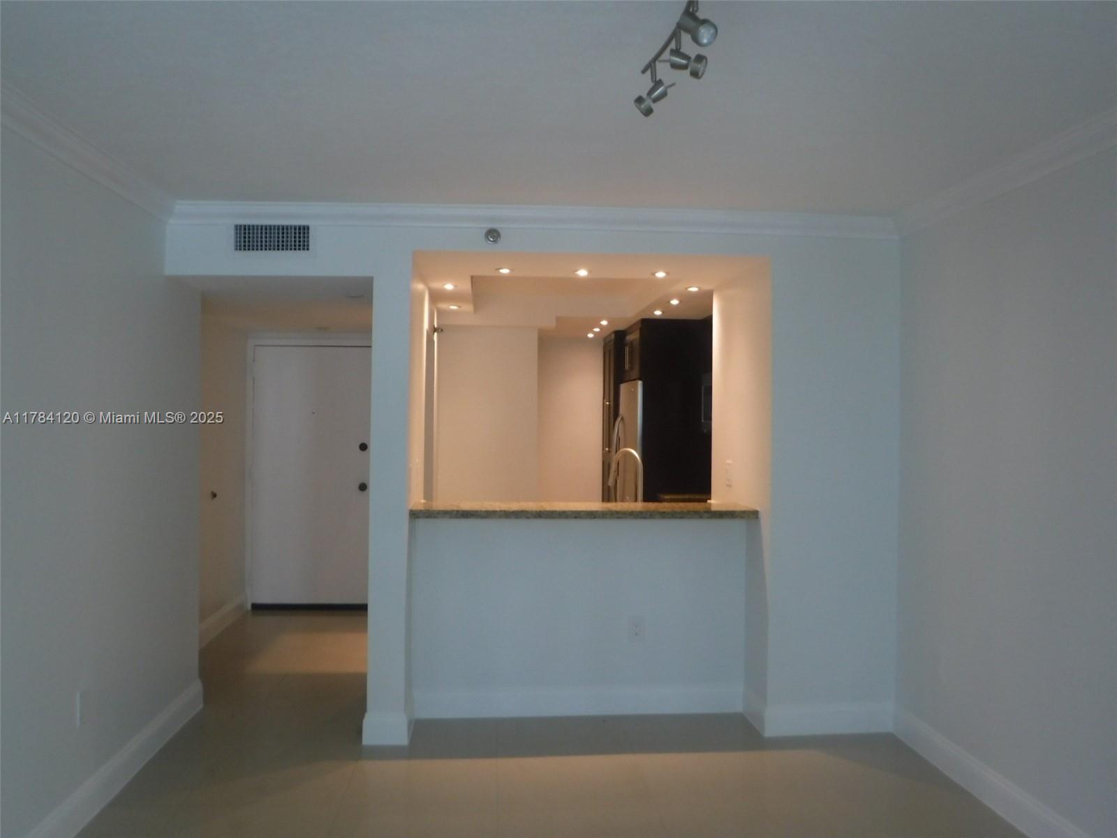 MADISON DOWNTOWN CONDO - Residential