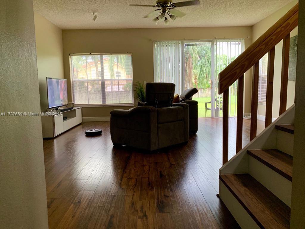 CHAPEL TRAIL REPLAT - Residential