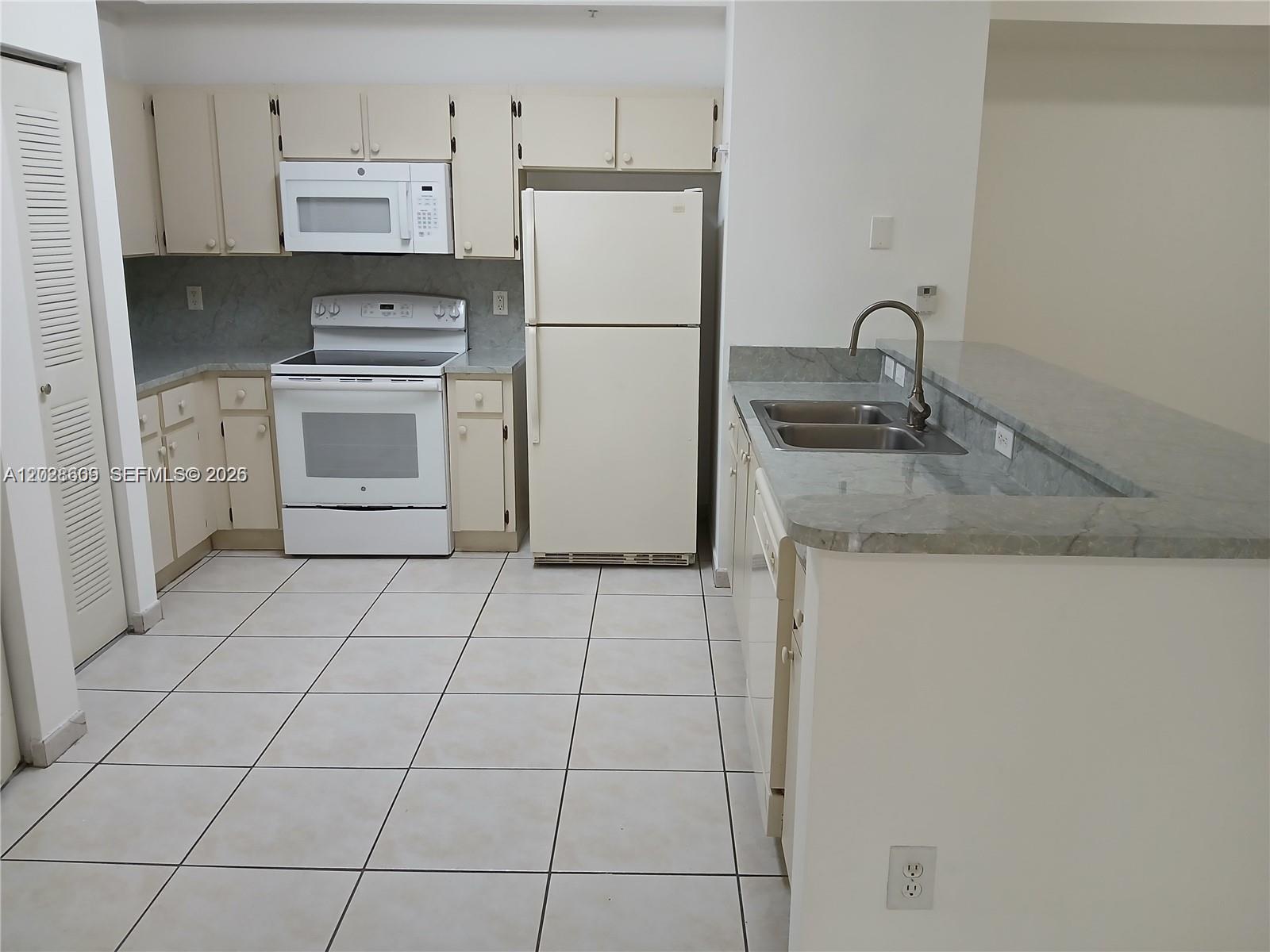 PALM GARDENS AT DORAL CON - Residential Lease