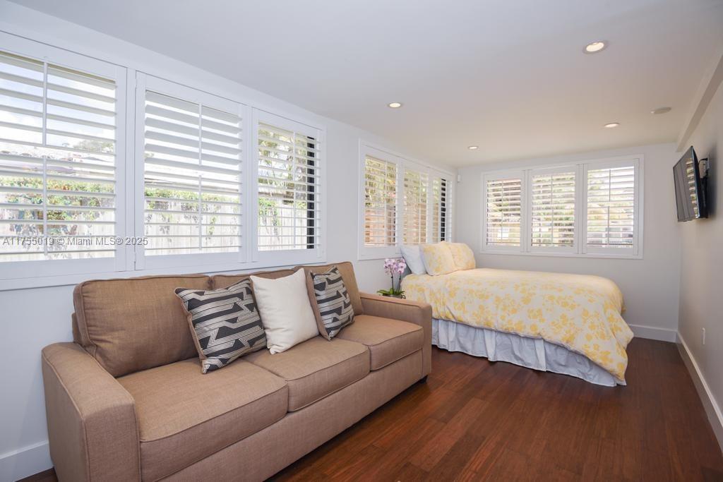 SUNSET TRAILS - Residential Lease
