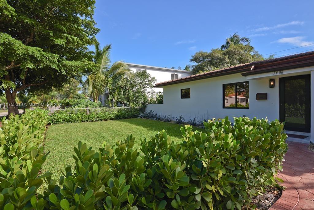 SUNSET TRAILS - Residential Lease