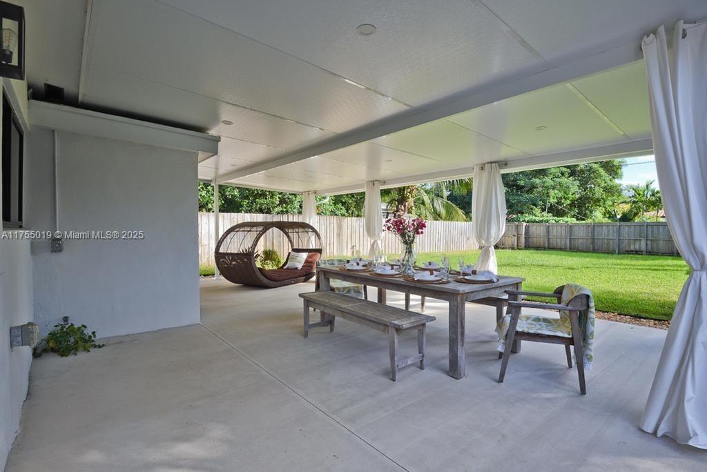 SUNSET TRAILS - Residential Lease