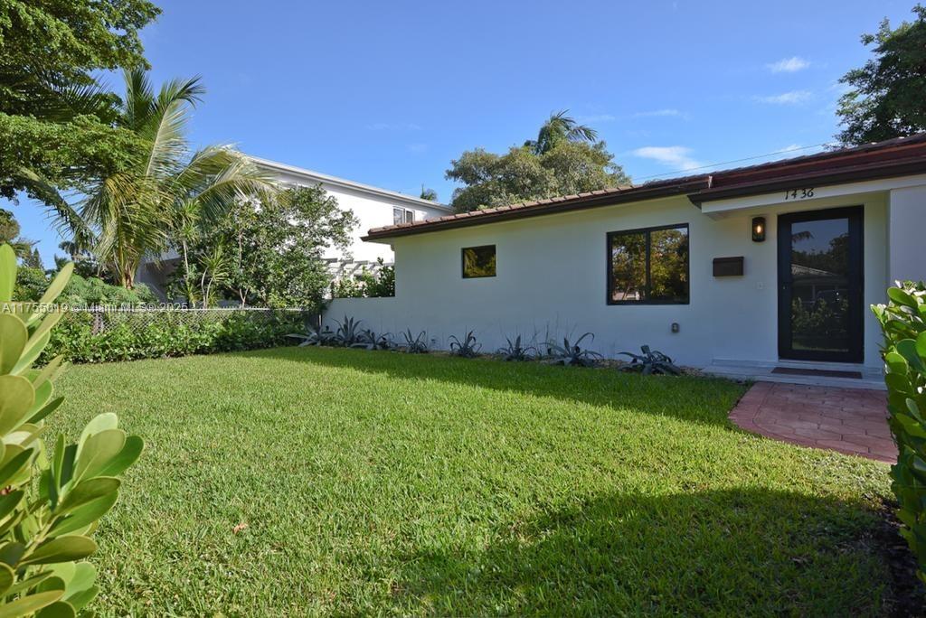 SUNSET TRAILS - Residential Lease