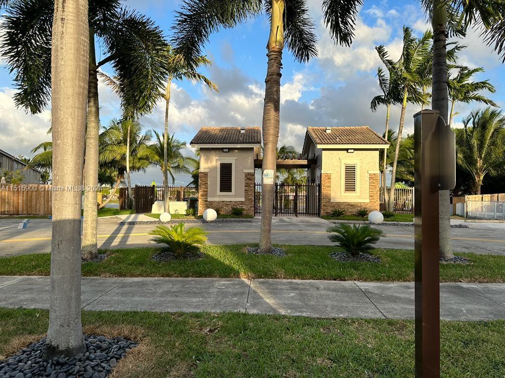 AB AT TAMIAMI TRAIL PHASE - Residential