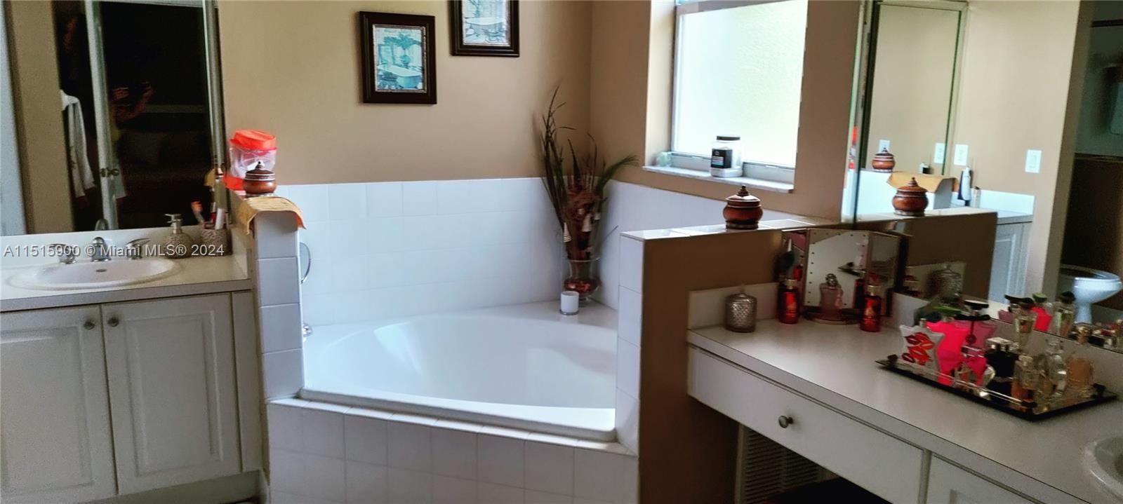 AB AT TAMIAMI TRAIL PHASE - Residential