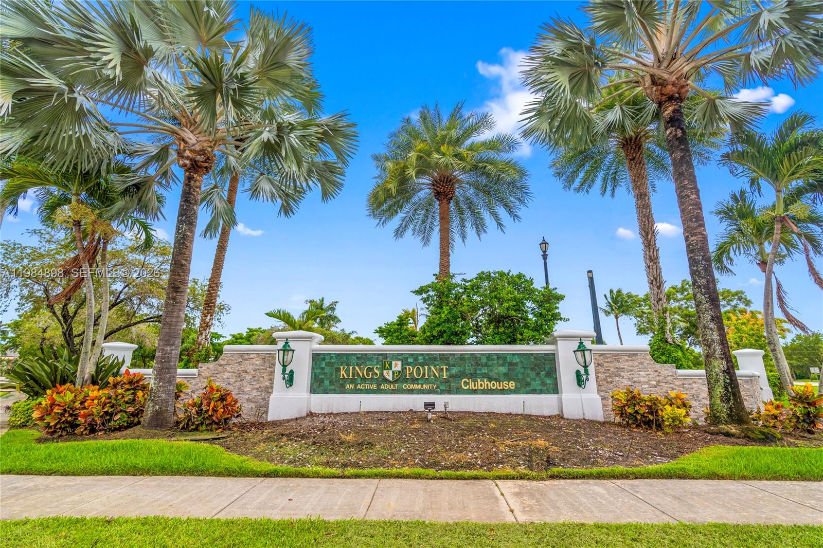 SOUTHAMPTON CONDOMINIUM - Residential