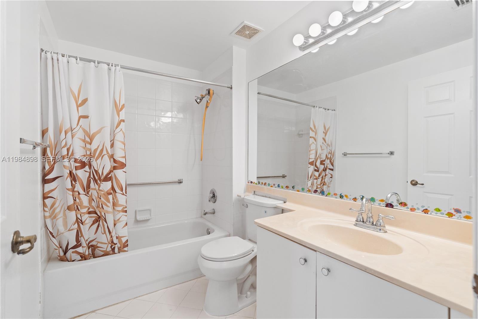 SOUTHAMPTON CONDOMINIUM - Residential